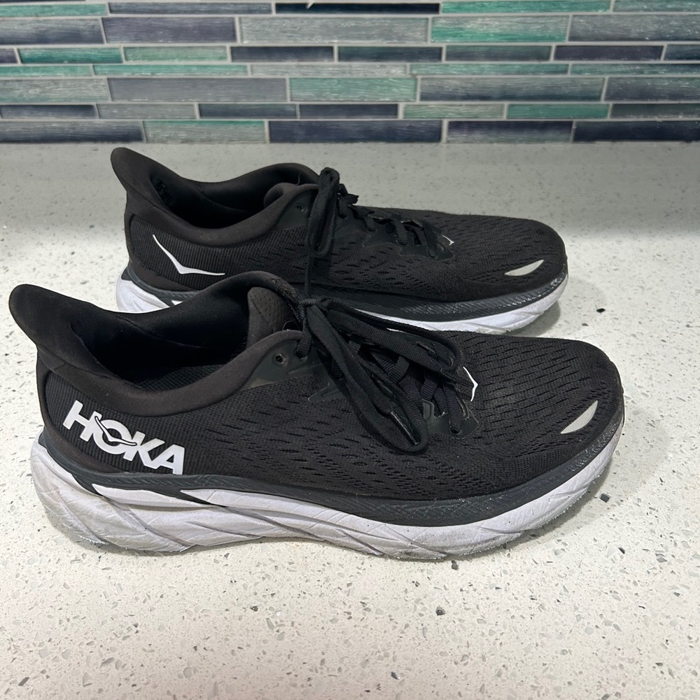 Hoka Clifton 8, Size 9.5